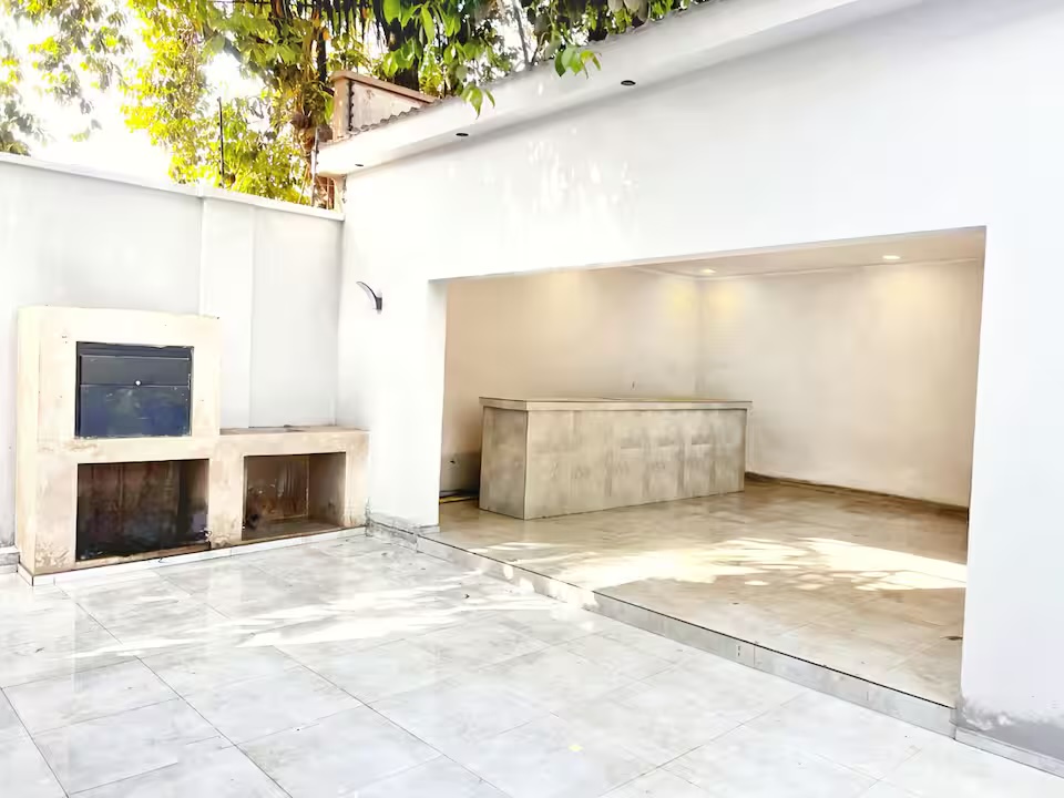 Patio avec barbecue